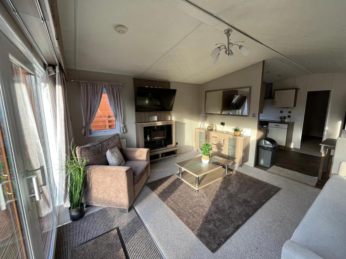 Hazel Oaks, Beautiful Lodge With Hot Tub - Sleeps 6 - Felmoor Park Морпет Екстериор снимка