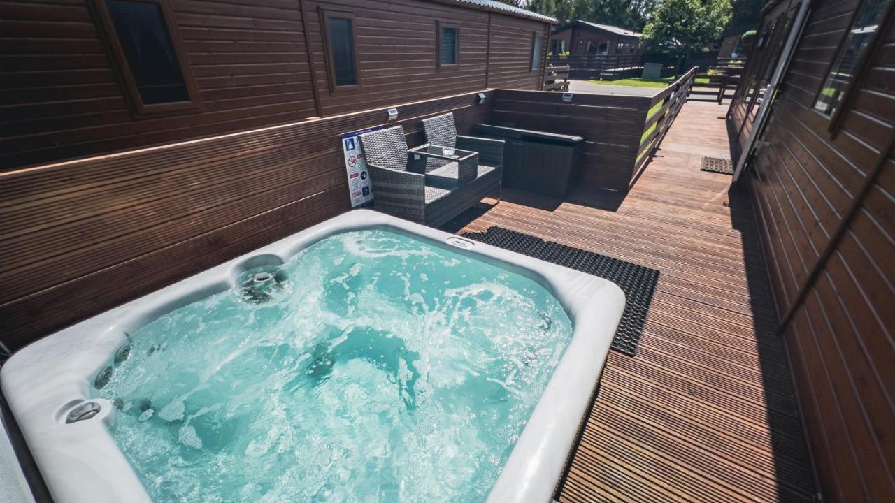 Hazel Oaks, Beautiful Lodge With Hot Tub - Sleeps 6 - Felmoor Park Морпет Екстериор снимка