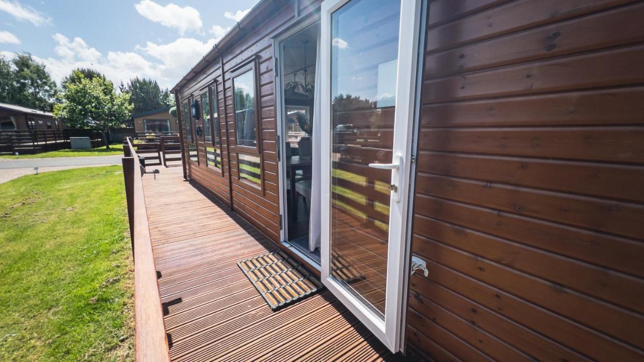 Hazel Oaks, Beautiful Lodge With Hot Tub - Sleeps 6 - Felmoor Park Морпет Екстериор снимка