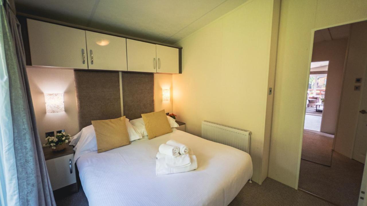 Hazel Oaks, Beautiful Lodge With Hot Tub - Sleeps 6 - Felmoor Park Морпет Екстериор снимка