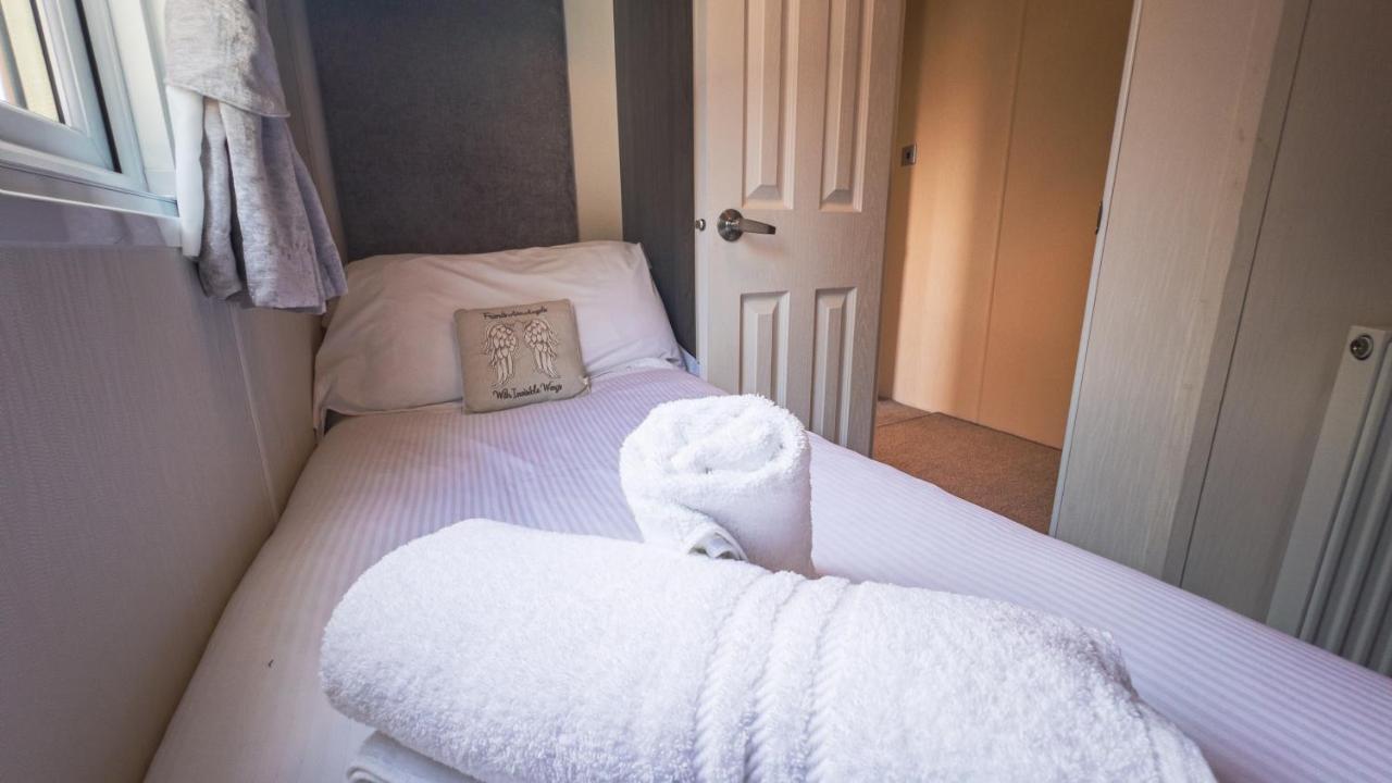 Hazel Oaks, Beautiful Lodge With Hot Tub - Sleeps 6 - Felmoor Park Морпет Екстериор снимка