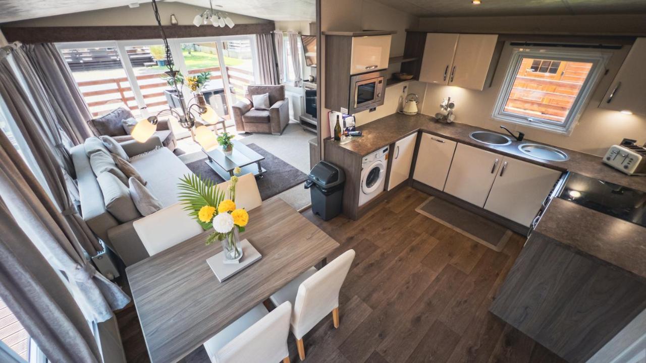 Hazel Oaks, Beautiful Lodge With Hot Tub - Sleeps 6 - Felmoor Park Морпет Екстериор снимка