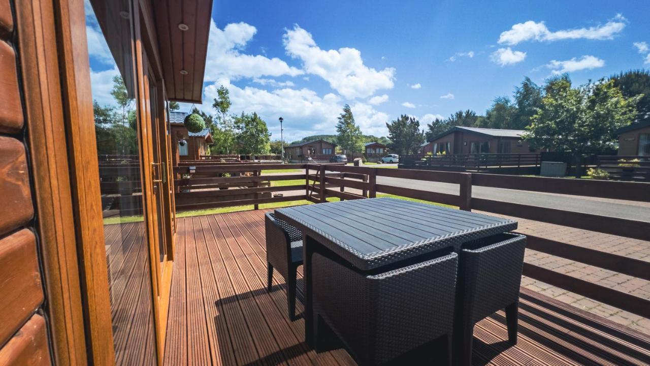 Hazel Oaks, Beautiful Lodge With Hot Tub - Sleeps 6 - Felmoor Park Морпет Екстериор снимка