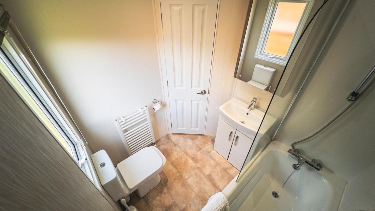Hazel Oaks, Beautiful Lodge With Hot Tub - Sleeps 6 - Felmoor Park Морпет Екстериор снимка