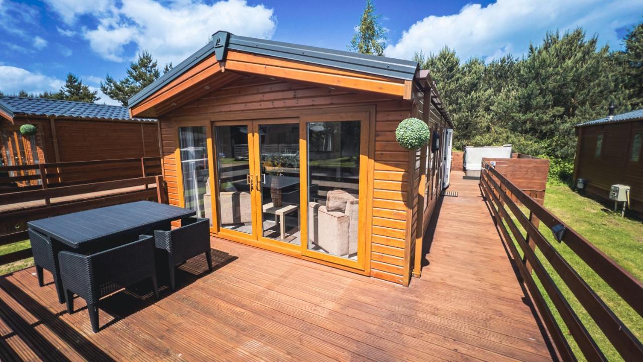 Hazel Oaks, Beautiful Lodge With Hot Tub - Sleeps 6 - Felmoor Park Морпет Екстериор снимка