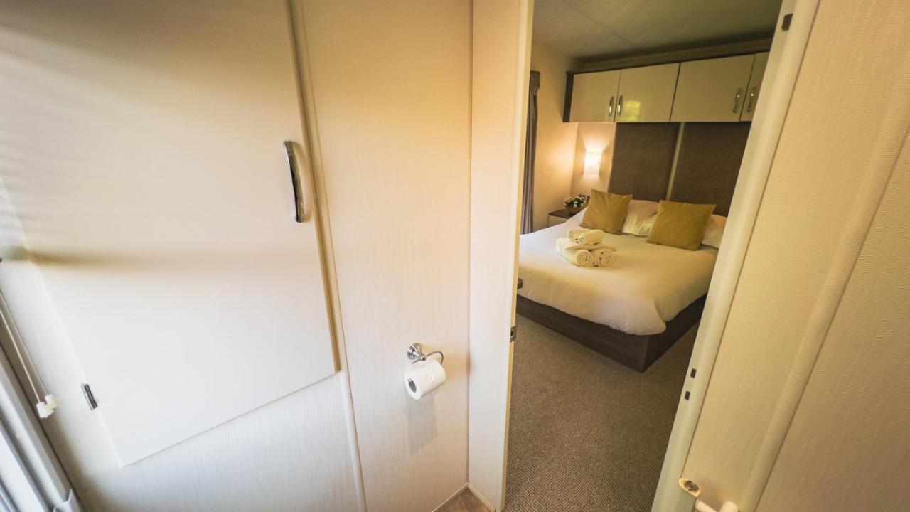 Hazel Oaks, Beautiful Lodge With Hot Tub - Sleeps 6 - Felmoor Park Морпет Екстериор снимка
